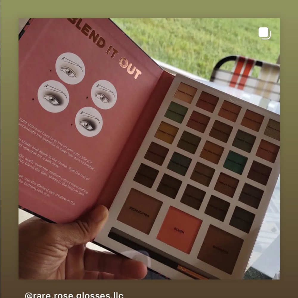 Colorful Eyeshadow and Blush Palette